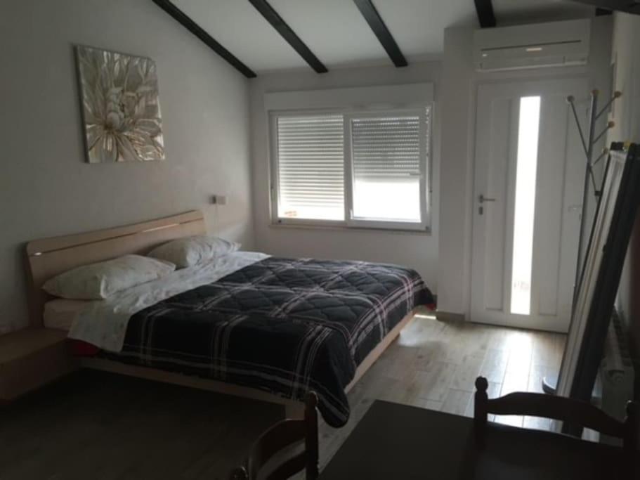 Apartment, 200M From Sea 브르토니글라 외부 사진