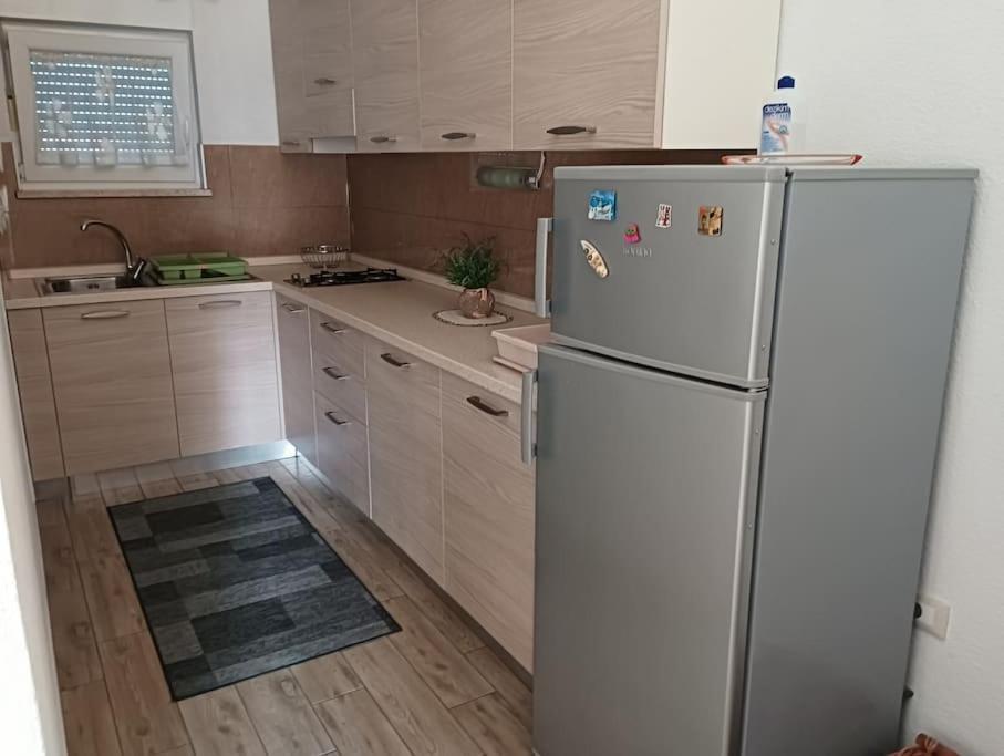 Apartment, 200M From Sea 브르토니글라 외부 사진